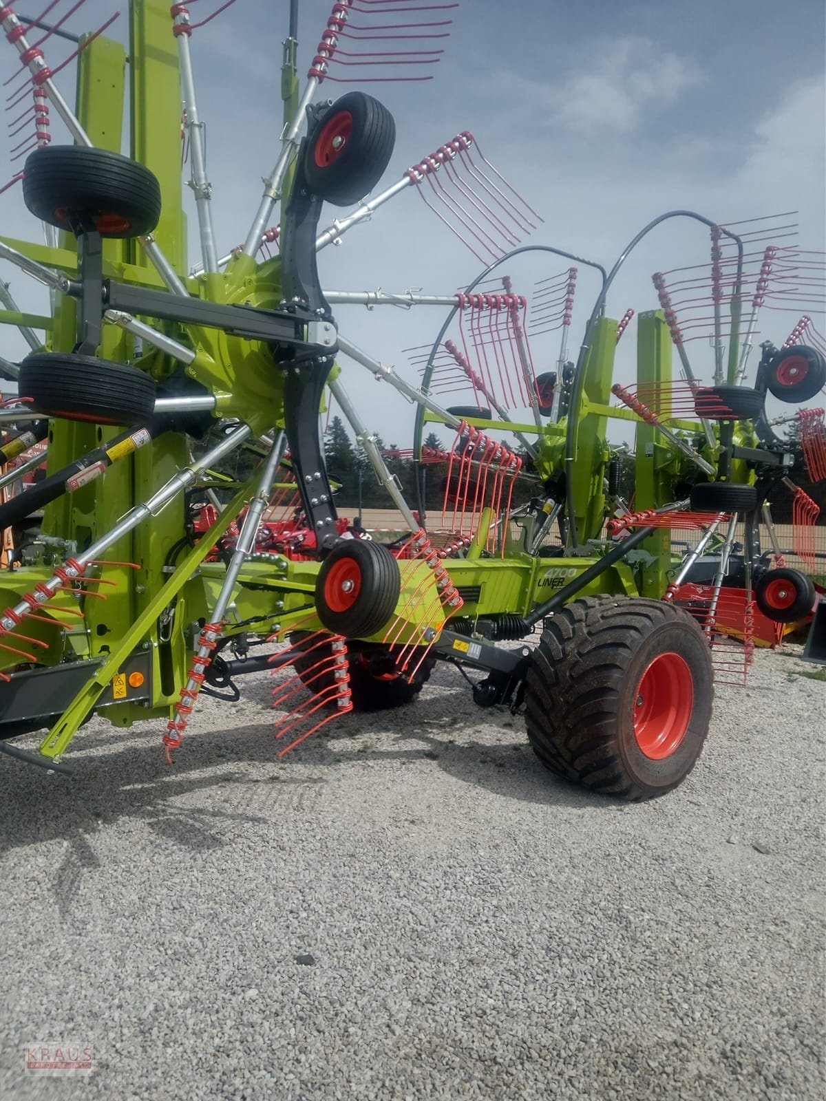 Schwader des Typs CLAAS Liner 4700 Business, Neumaschine in Geiersthal (Bild 2)