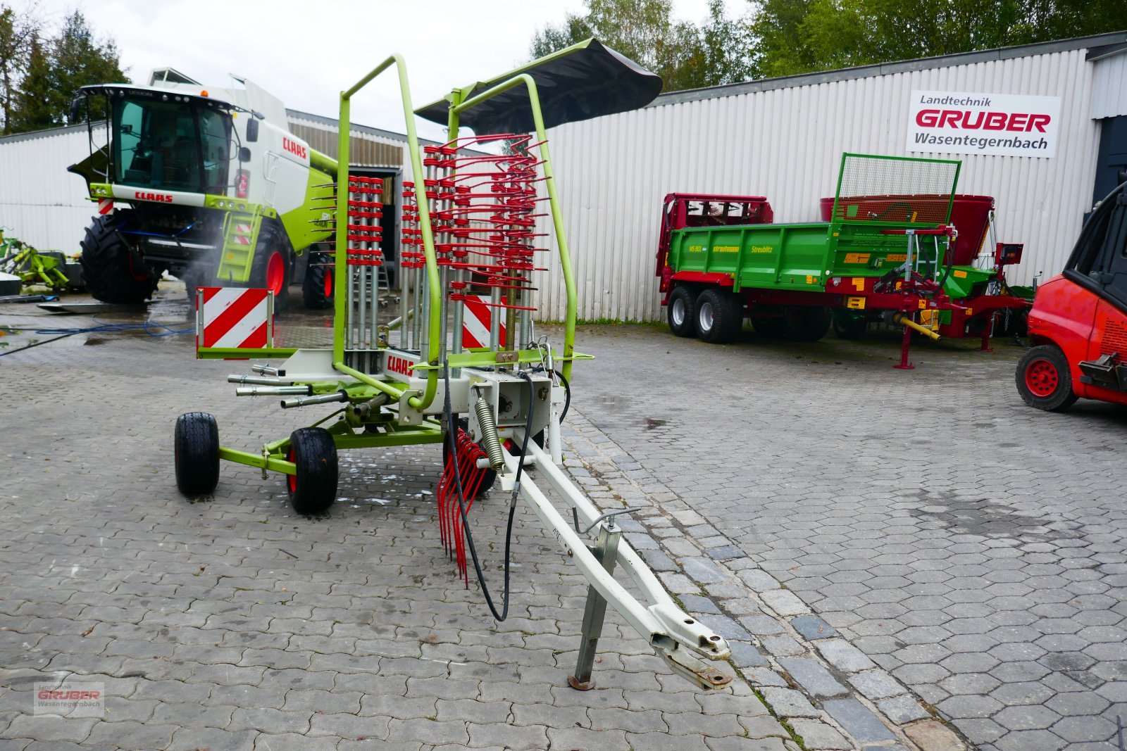 Schwader typu CLAAS Liner 470T mit Transportfahrwerk - Ackerschienenanhängung, Gebrauchtmaschine w Dorfen (Zdjęcie 3)