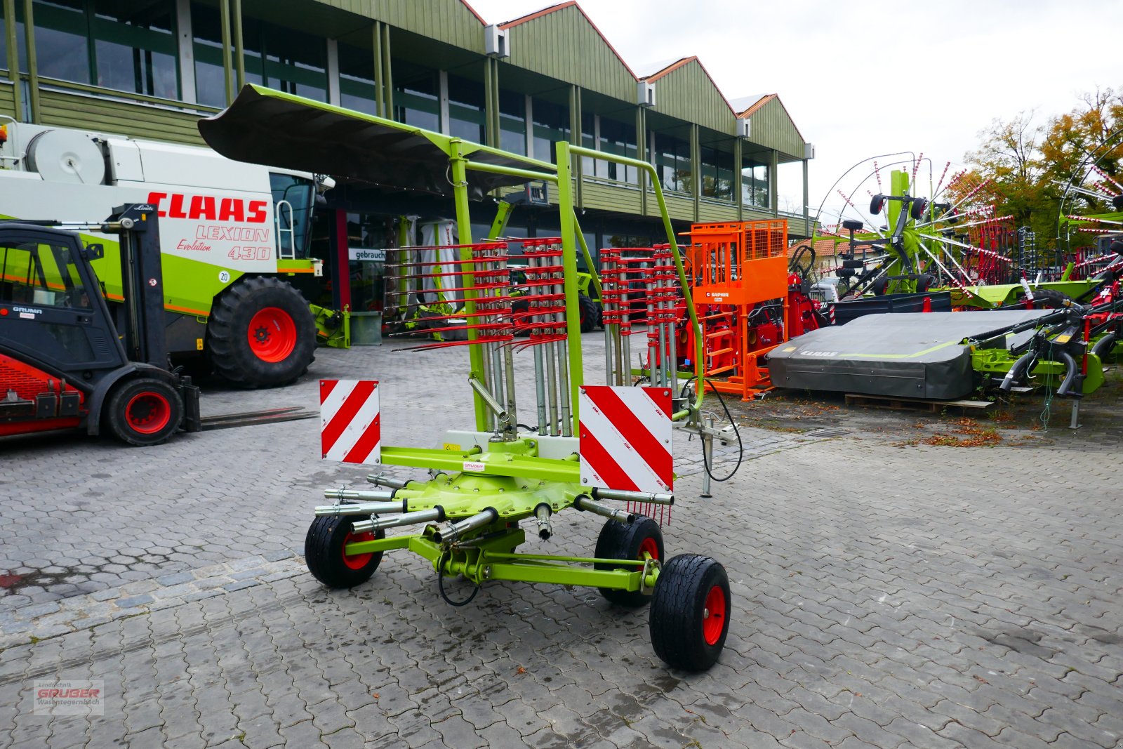 Schwader типа CLAAS Liner 470T mit Transportfahrwerk - Ackerschienenanhängung, Gebrauchtmaschine в Dorfen (Фотография 5)