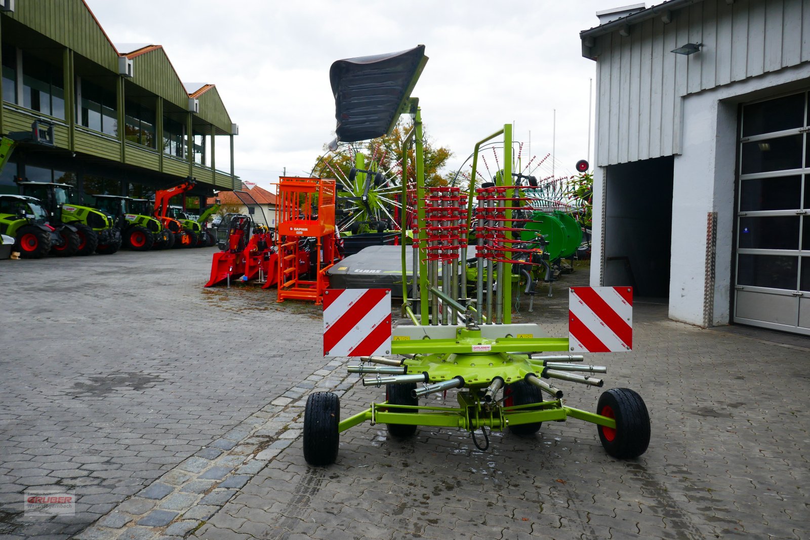 Schwader typu CLAAS Liner 470T mit Transportfahrwerk - Ackerschienenanhängung, Gebrauchtmaschine w Dorfen (Zdjęcie 6)