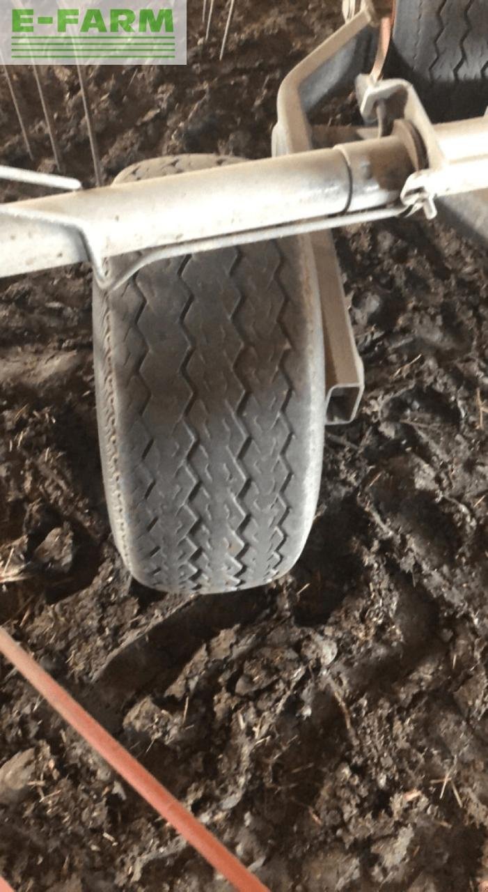 Schwader des Typs CLAAS liner 650 twin (607/030), Gebrauchtmaschine in ST ANDIOL (Bild 6)