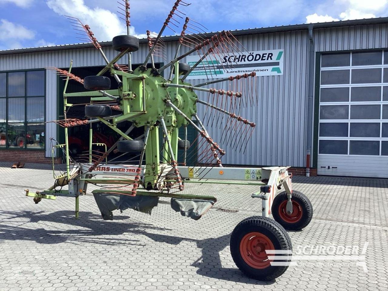 Schwader от тип CLAAS LINER 780 L, Gebrauchtmaschine в Norden (Снимка 1)