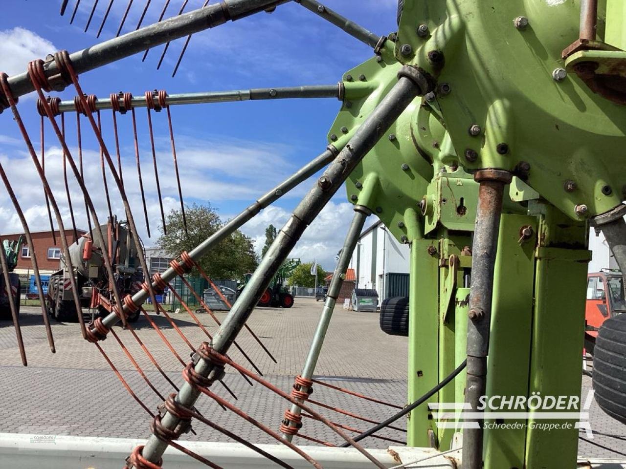 Schwader от тип CLAAS LINER 780 L, Gebrauchtmaschine в Norden (Снимка 9)