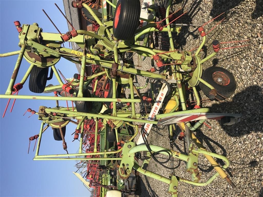 Schwader des Typs CLAAS Volto 870, Gebrauchtmaschine in Bredebo (Bild 1)