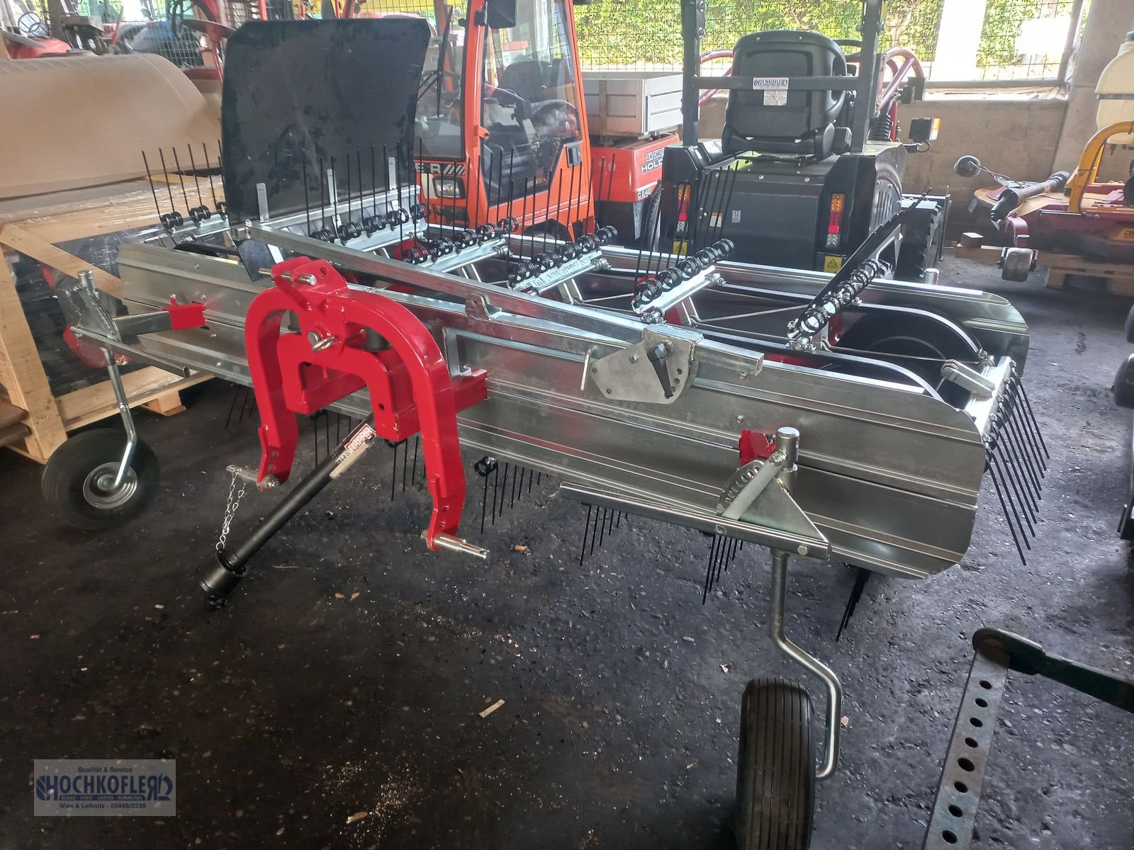 Schwader des Typs DAROS D, Neumaschine in Wies (Bild 4)