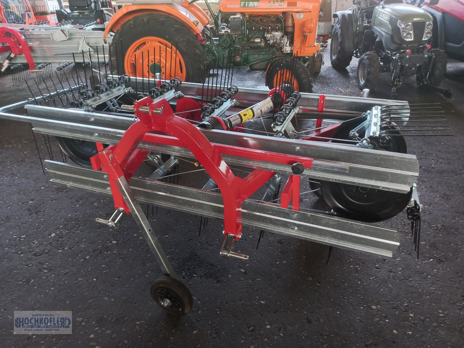 Schwader des Typs DAROS D, Neumaschine in Wies (Bild 1)