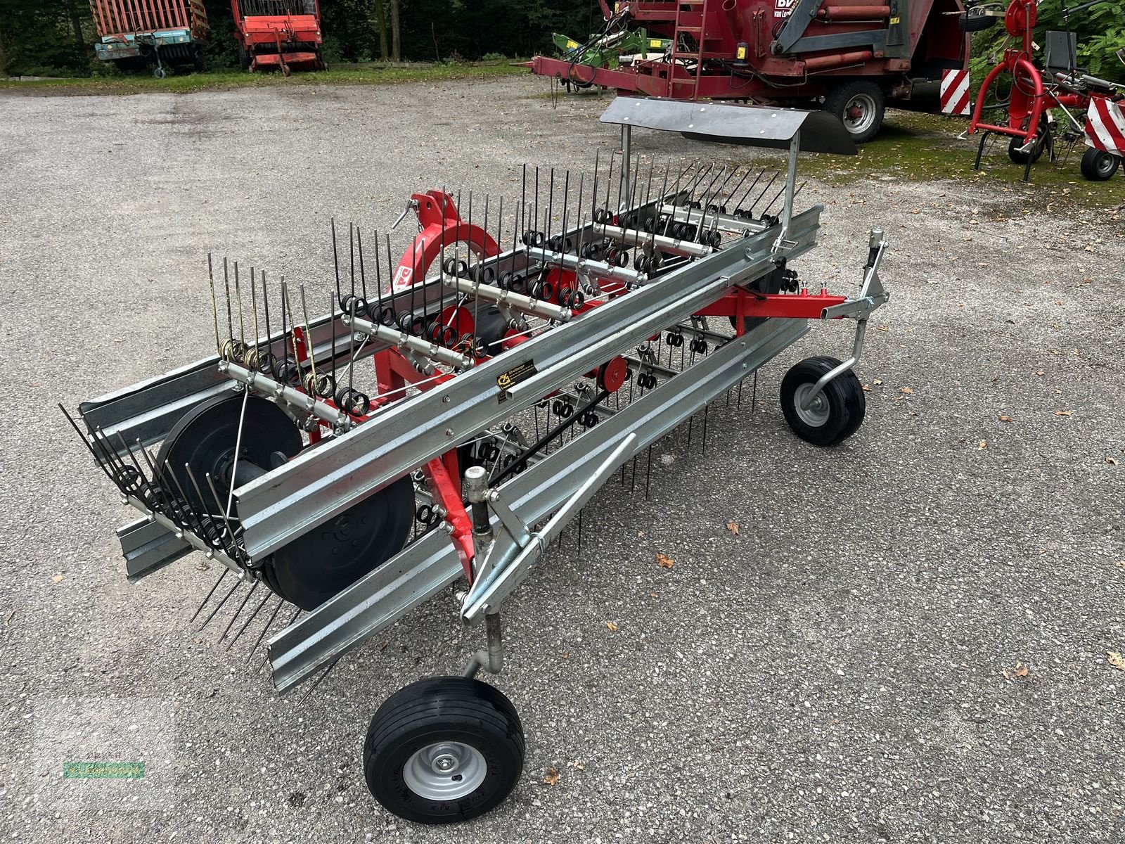 Schwader des Typs DAROS D210, Gebrauchtmaschine in Wartberg (Bild 4)