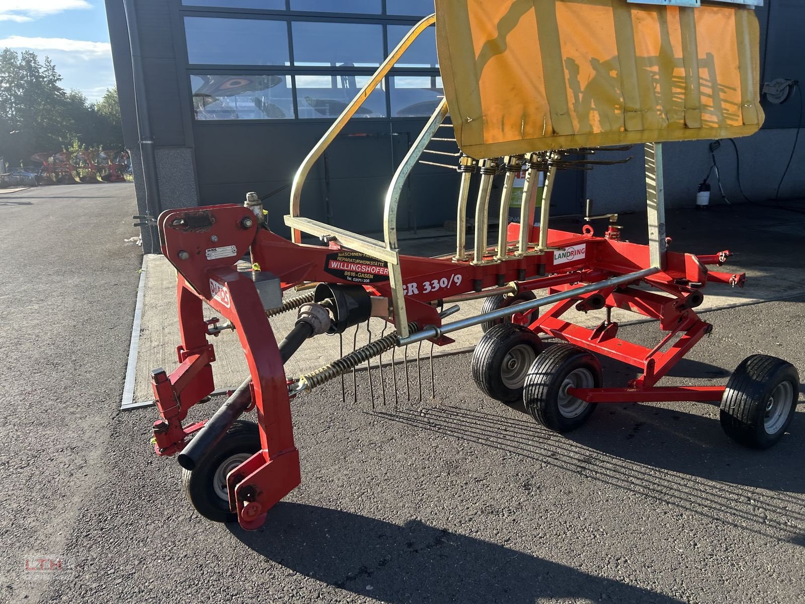 Schwader des Typs DAROS GR 330/9, Gebrauchtmaschine in Gnas (Bild 1)