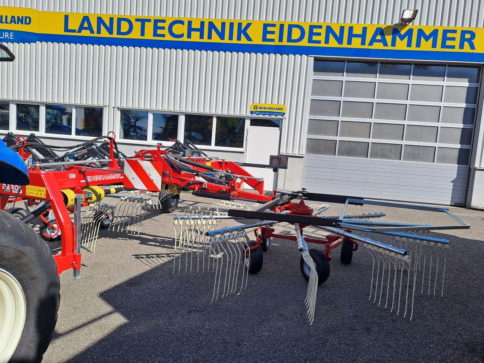 Schwader des Typs DAROS GR 7200 / 11, Neumaschine in Burgkirchen (Bild 2)