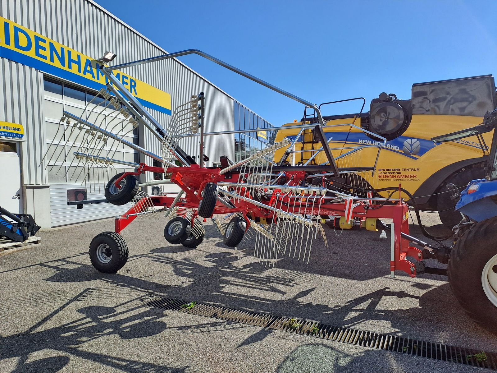 Schwader des Typs DAROS GR 7200 / 11, Neumaschine in Burgkirchen (Bild 12)