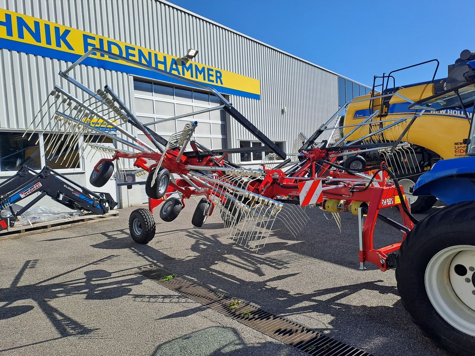 Schwader des Typs DAROS GR 7200 / 11, Neumaschine in Burgkirchen (Bild 13)