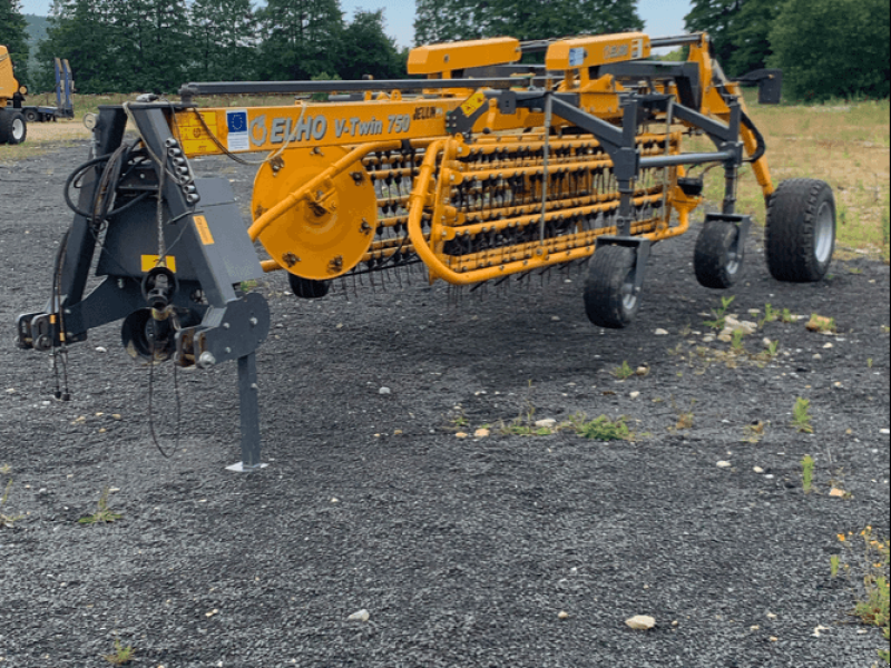Schwader от тип Elho V-TWIN 750 SP, Gebrauchtmaschine в CINTHEAUX