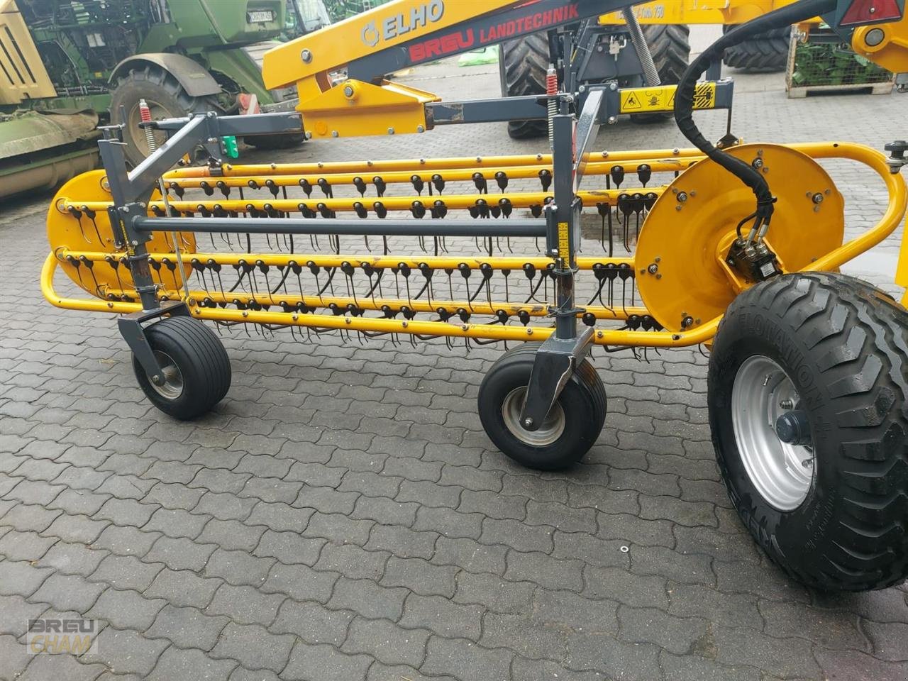 Schwader des Typs Elho V-Twin 750, Gebrauchtmaschine in Cham (Bild 8)