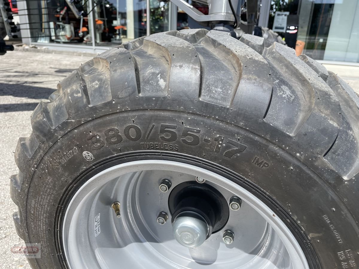 Schwader des Typs Fella Juras 7850 PRO, Neumaschine in Wieselburg Land (Bild 3)