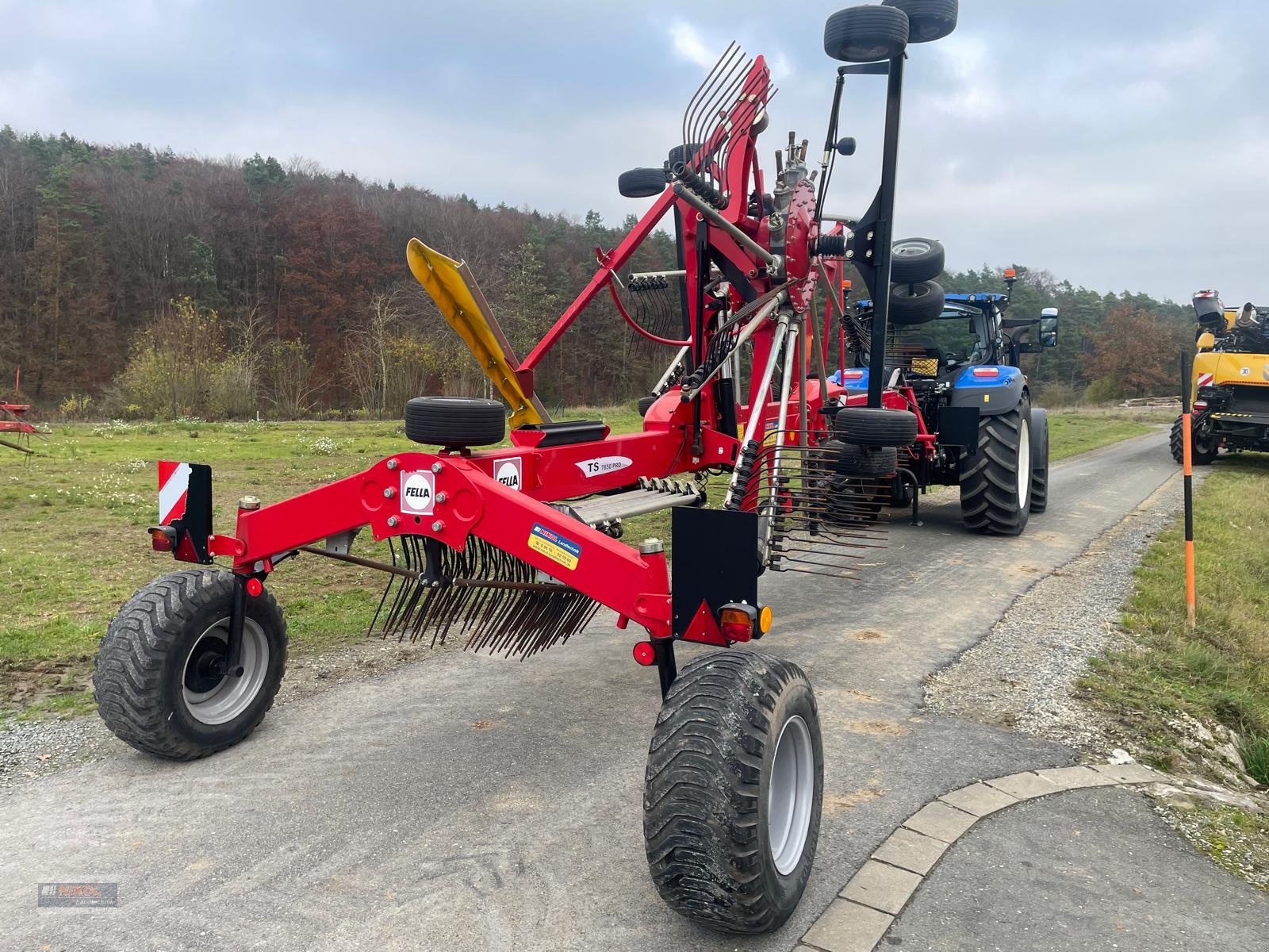 Schwader des Typs Fella Juras 7850 PRO, Gebrauchtmaschine in Lichtenfels (Bild 2)