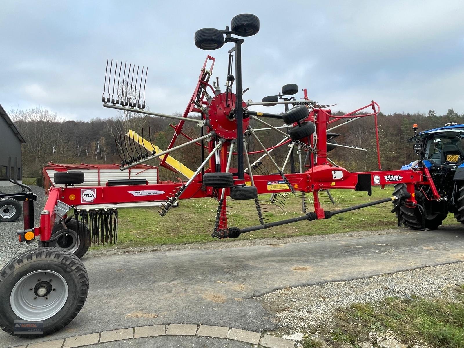 Schwader des Typs Fella Juras 7850 PRO, Gebrauchtmaschine in Lichtenfels (Bild 3)