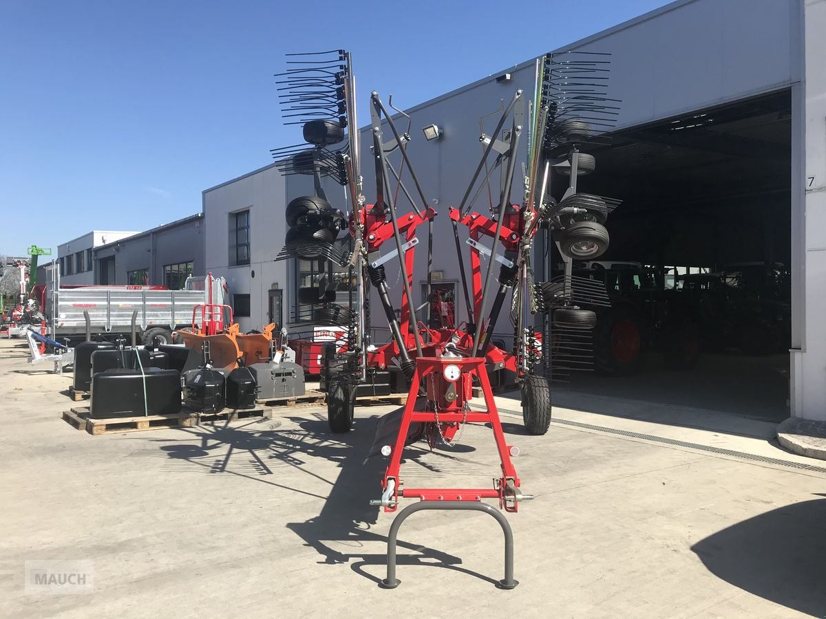 Schwader des Typs Fella Juras 801, Neumaschine in Burgkirchen (Bild 6)