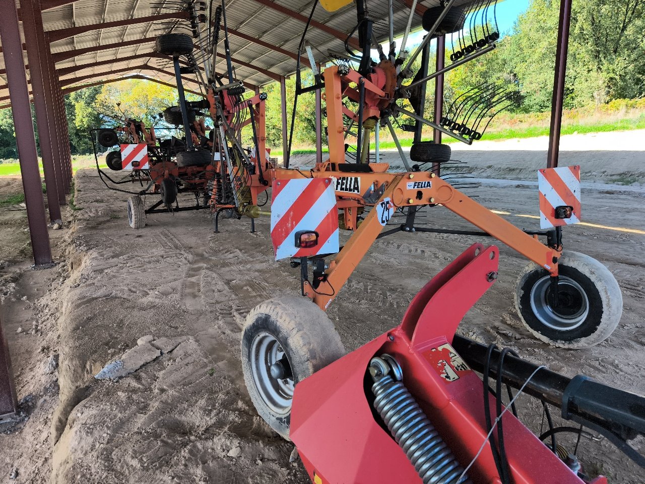 Schwader typu Fella TS 1402, Gebrauchtmaschine v LACAPELLE-MARIVAL (Obrázek 2)