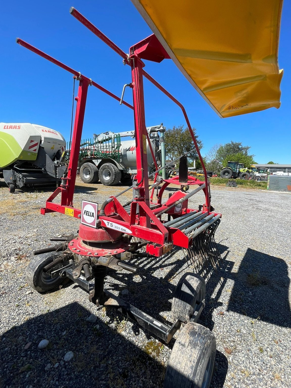 Schwader del tipo Fella TS 351 DN, Gebrauchtmaschine en ORLEIX (Imagen 4)