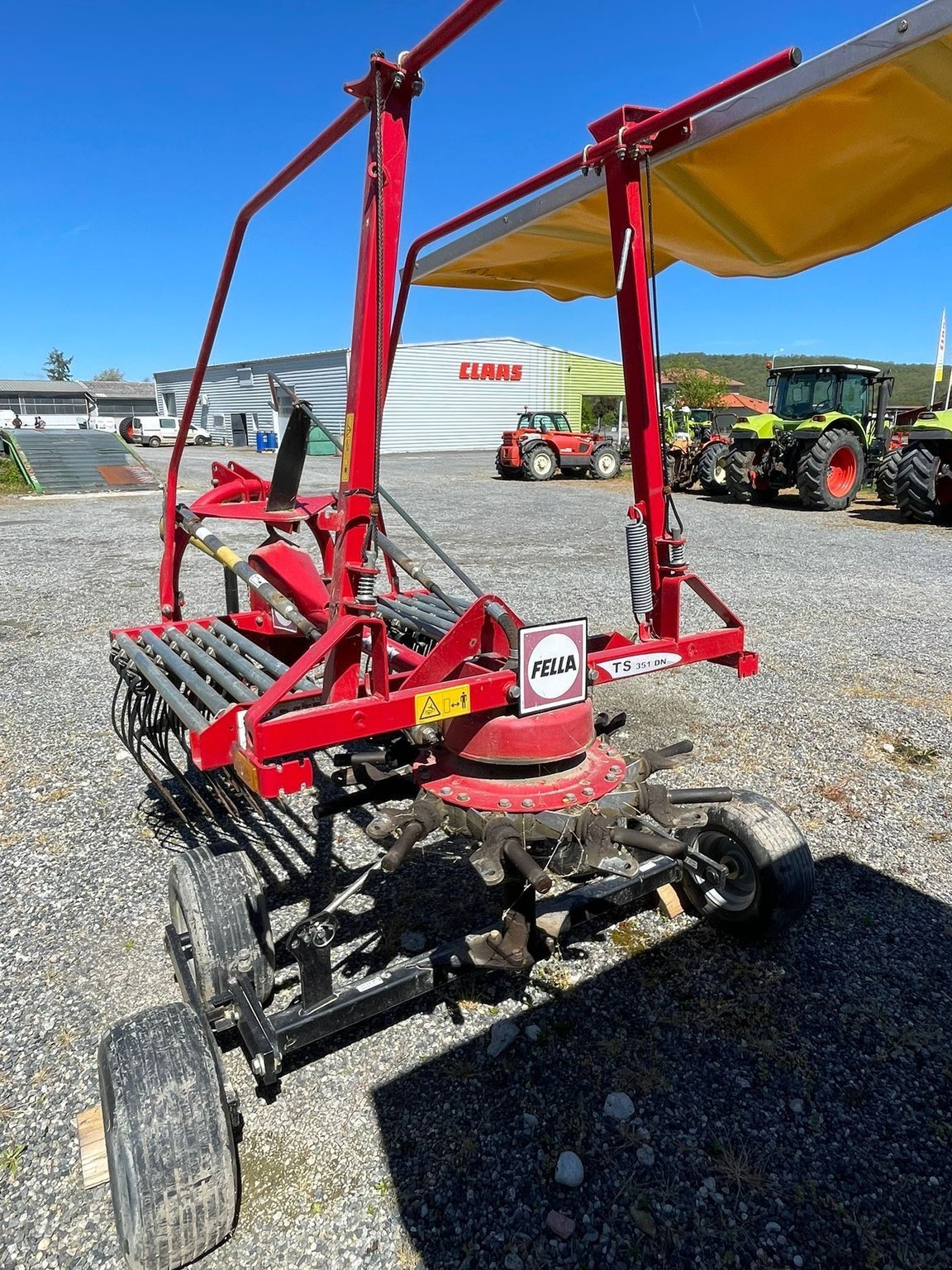 Schwader del tipo Fella TS 351 DN, Gebrauchtmaschine en ORLEIX (Imagen 3)