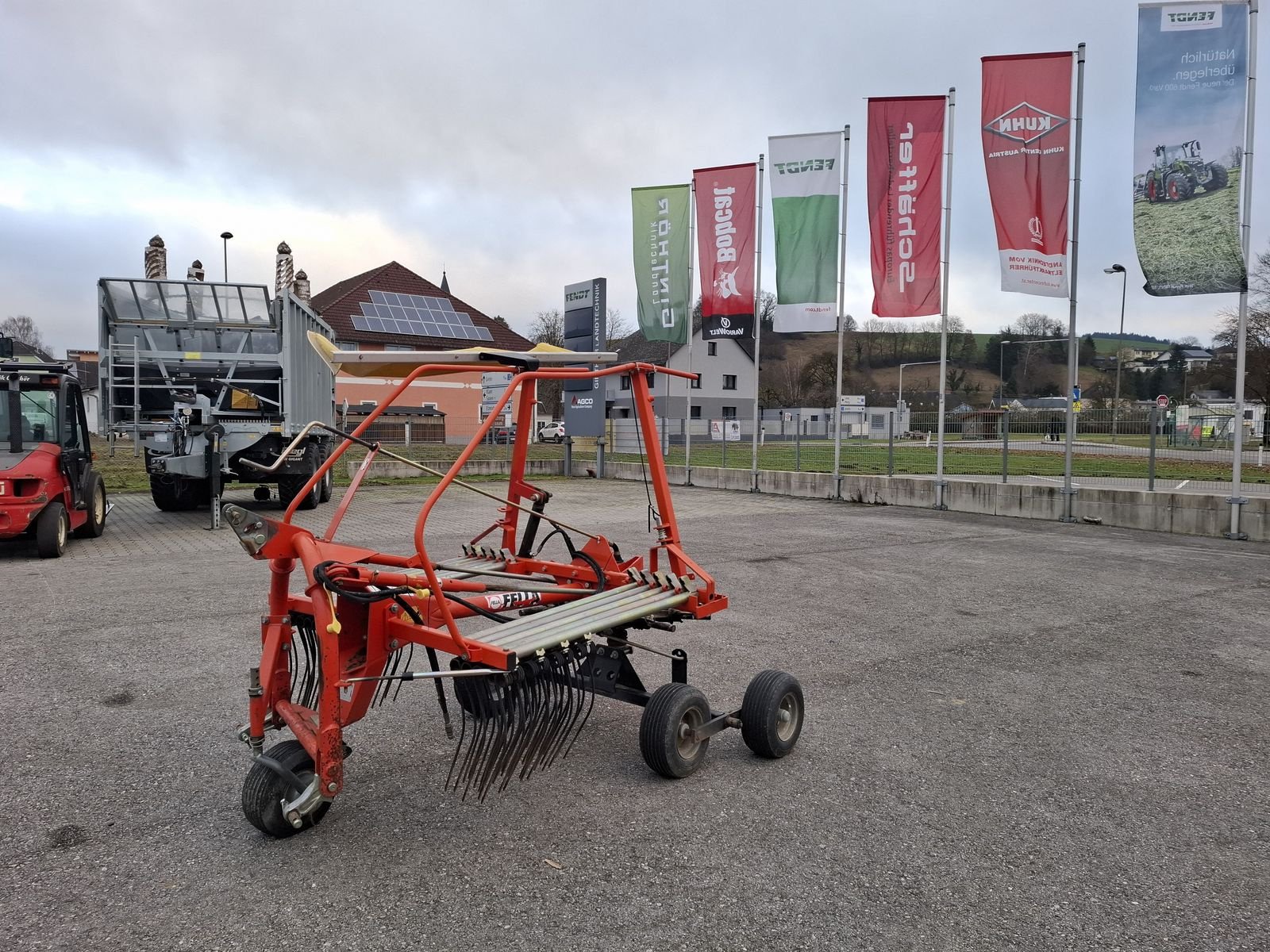 Schwader tipa Fella TS 400 DN, Gebrauchtmaschine u Saxen (Slika 1)