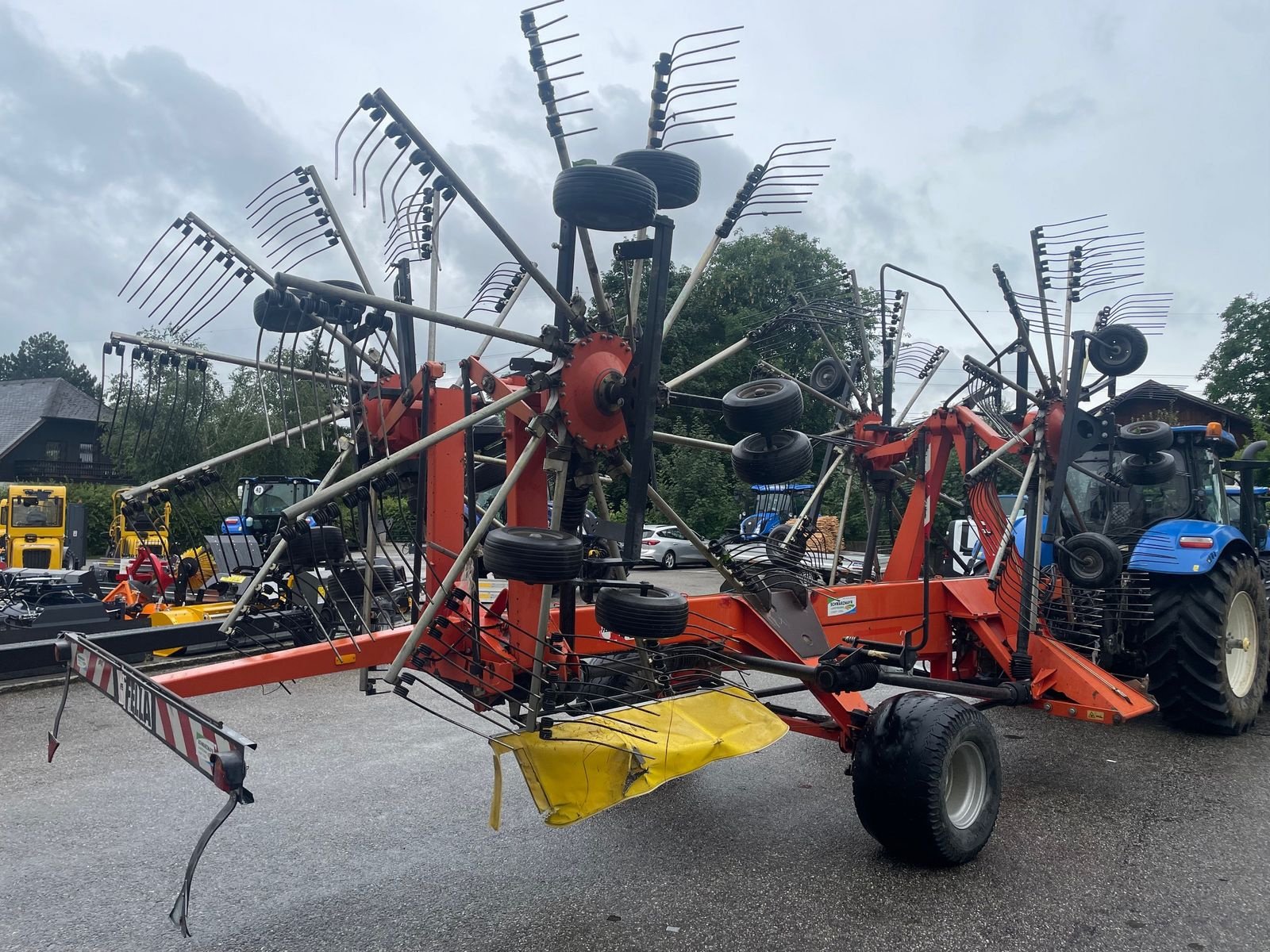 Schwader des Typs Fella TS 4000, Gebrauchtmaschine in Burgkirchen (Bild 4)