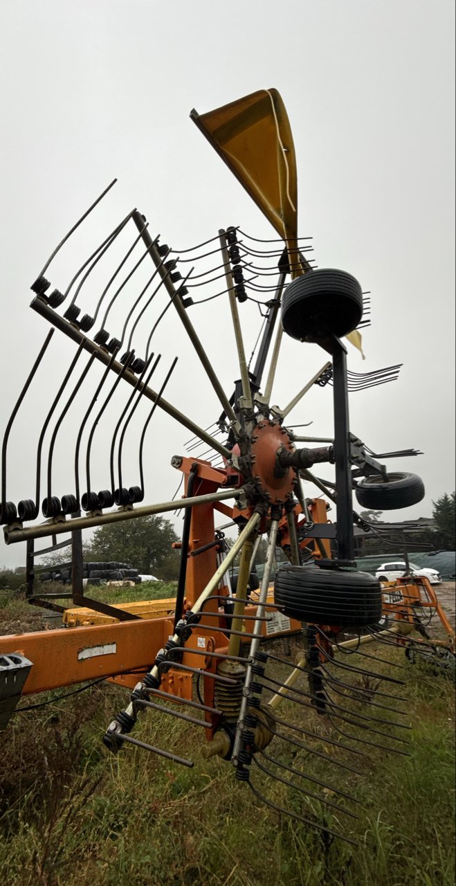 Schwader typu Fella TS1402, Gebrauchtmaschine v LABASTIDE MURAT (Obrázek 4)