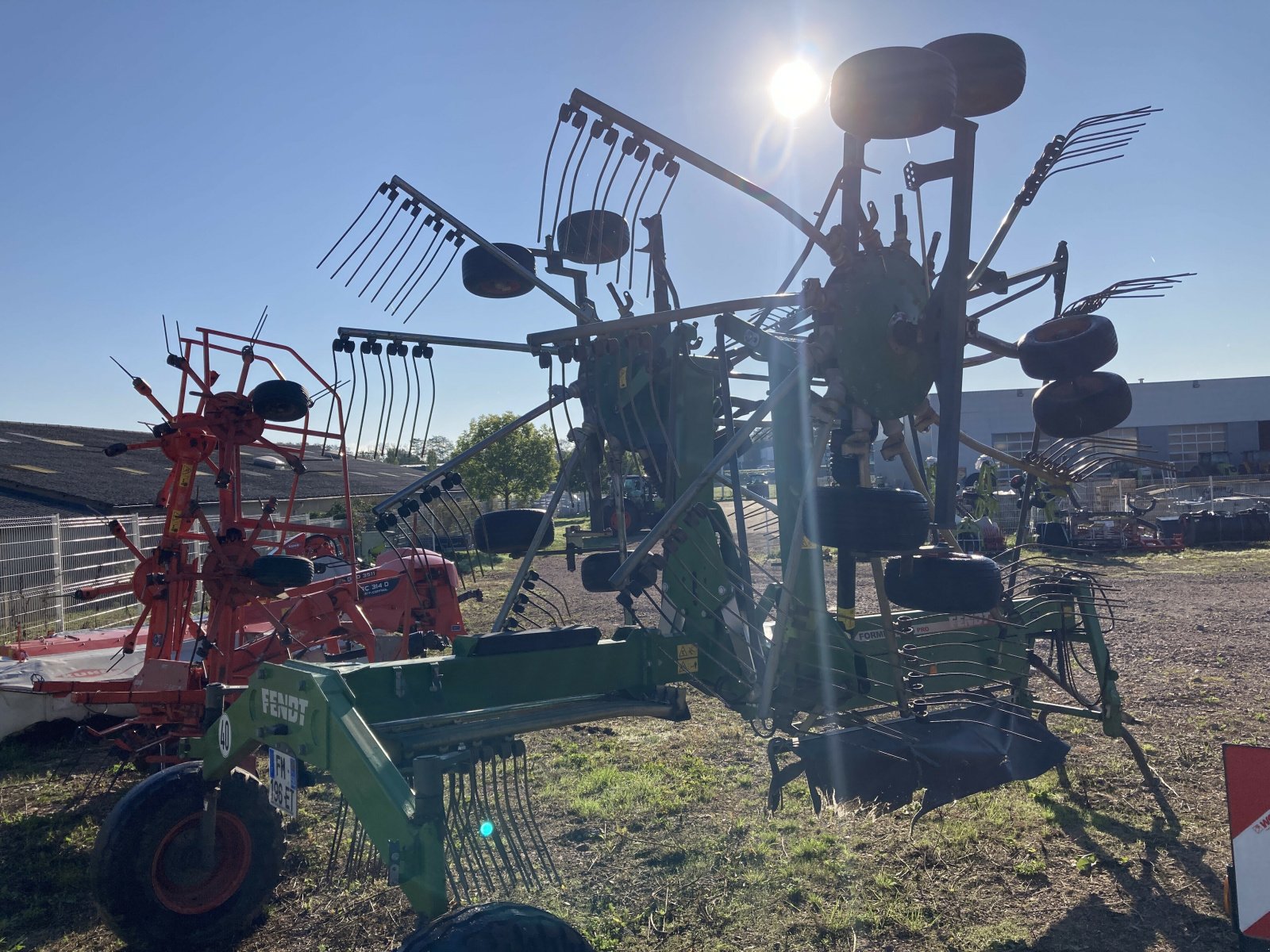 Schwader του τύπου Fendt FARMER 8055 PRO, Gebrauchtmaschine σε AUTUN (Φωτογραφία 3)