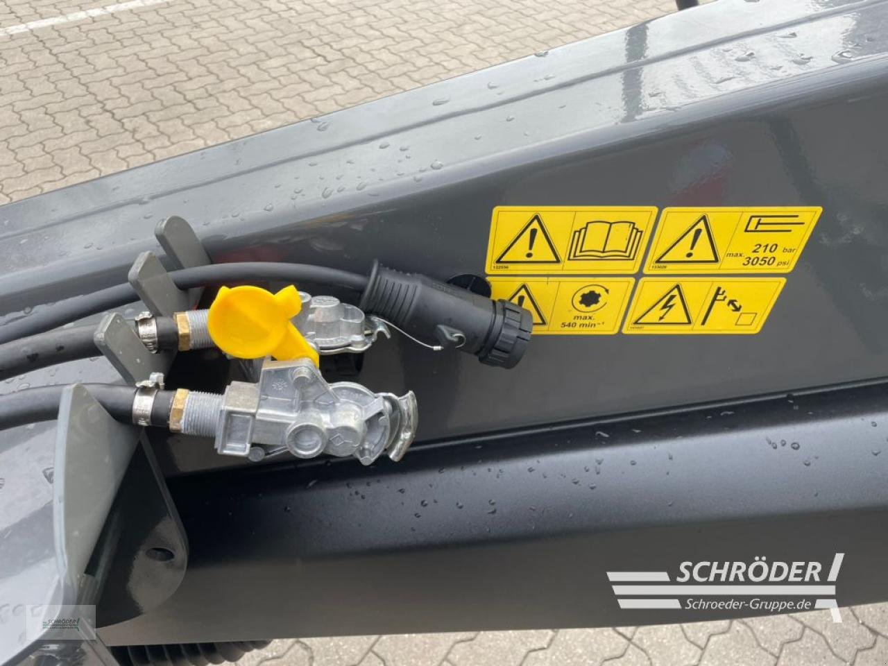 Schwader des Typs Fendt FORMER 14055 PRO GEN2, Neumaschine in Völkersen (Bild 5)