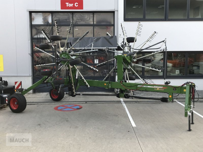 Schwader des Typs Fendt Former 1452, Neumaschine in Burgkirchen (Bild 1)