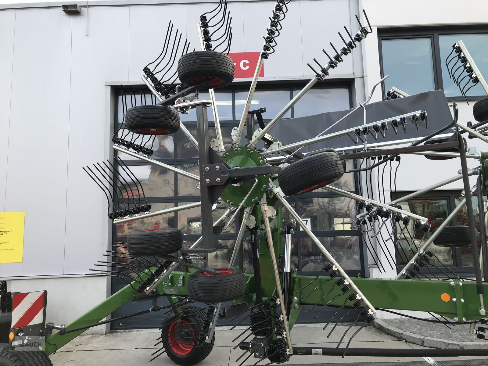 Schwader of the type Fendt Former 1452, Neumaschine in Burgkirchen (Picture 10)
