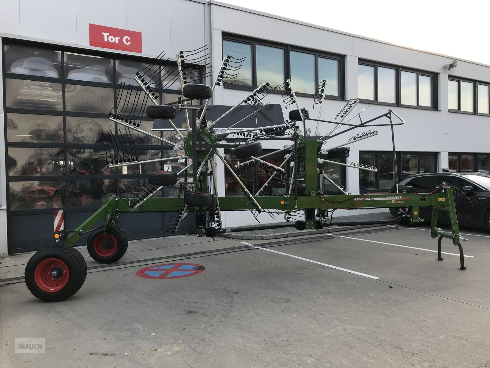 Schwader of the type Fendt Former 1452, Neumaschine in Burgkirchen (Picture 9)