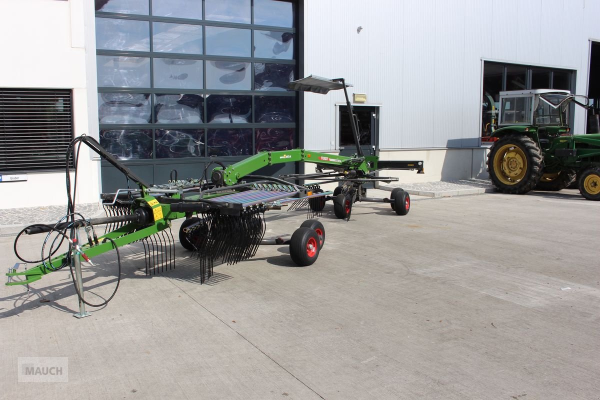Schwader des Typs Fendt Former 1502, Neumaschine in Burgkirchen (Bild 7)