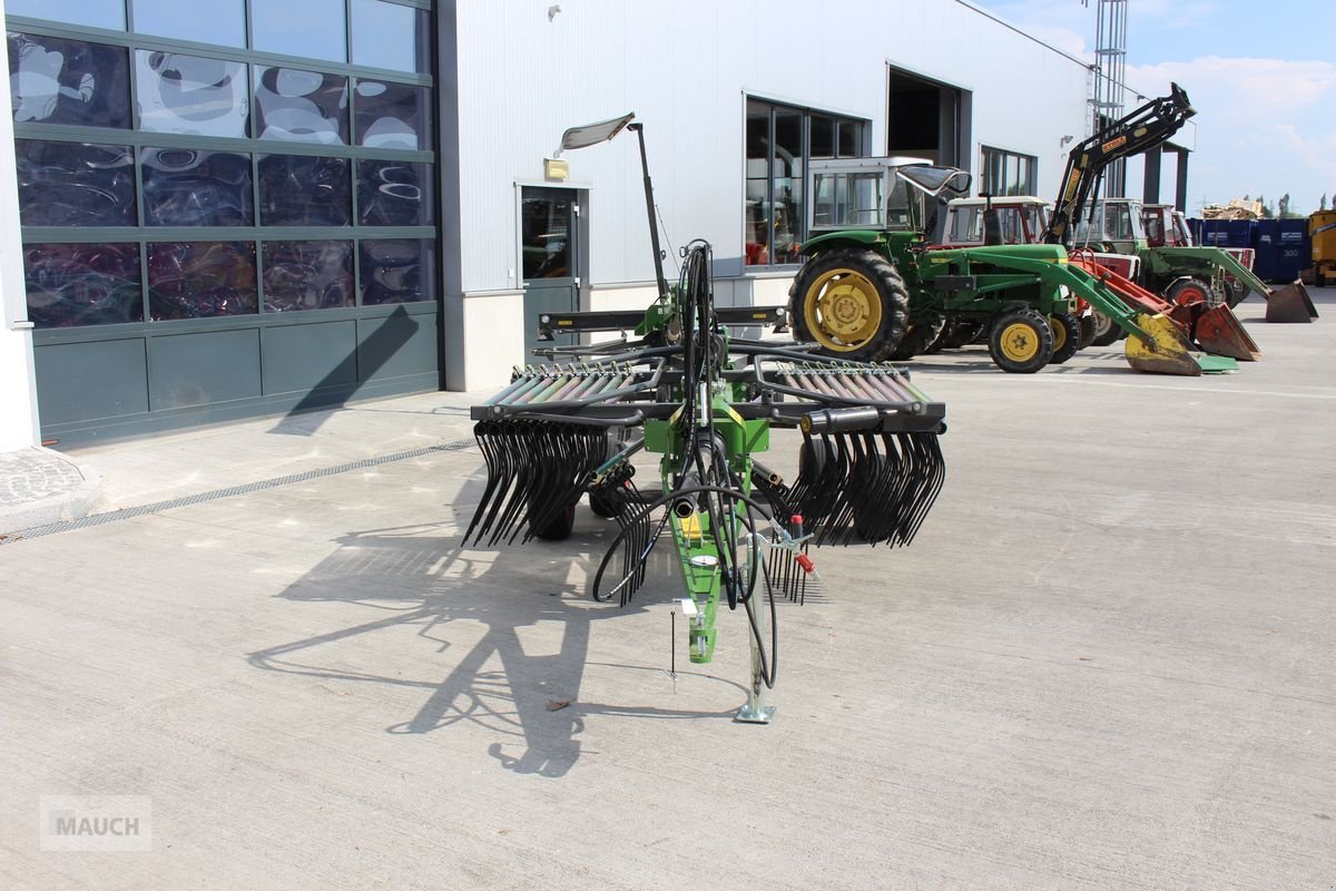 Schwader des Typs Fendt Former 1502, Neumaschine in Burgkirchen (Bild 6)