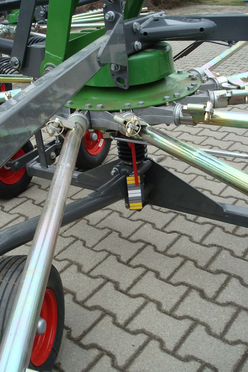 Schwader of the type Fendt Former 1603, Neumaschine in Judenburg (Picture 15)