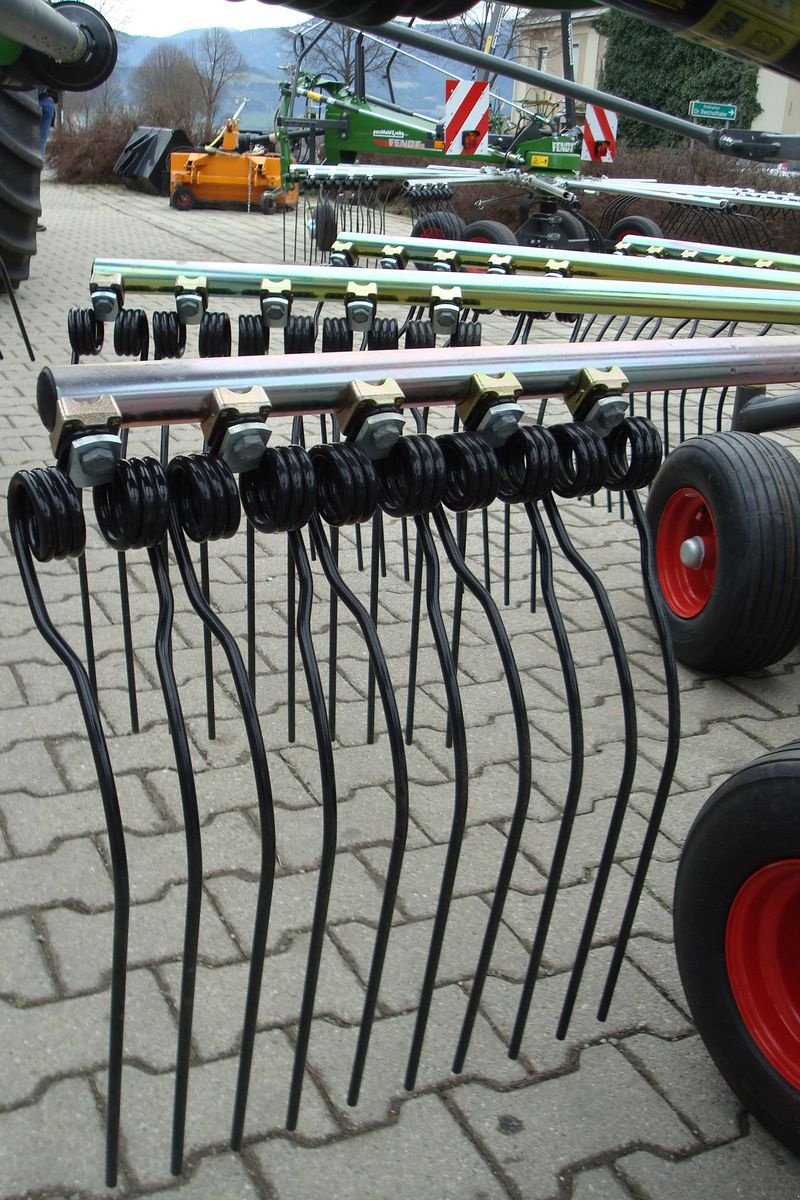 Schwader of the type Fendt Former 1603, Neumaschine in Judenburg (Picture 18)