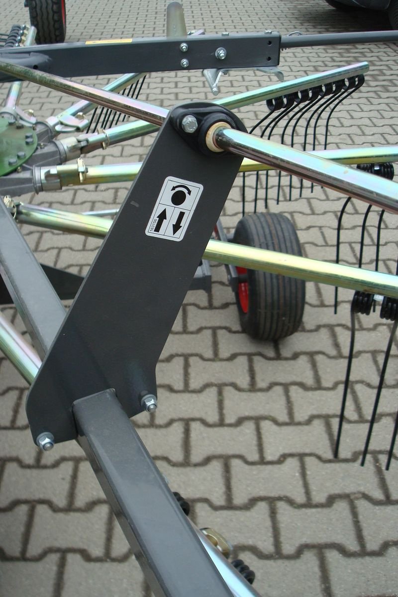 Schwader of the type Fendt Former 1603, Neumaschine in Judenburg (Picture 14)