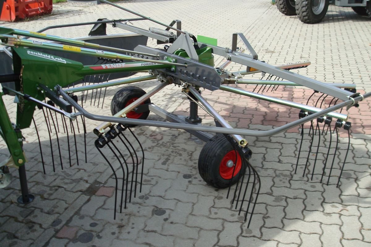 Schwader del tipo Fendt Former 351 DN, Neumaschine en Judenburg (Imagen 9)