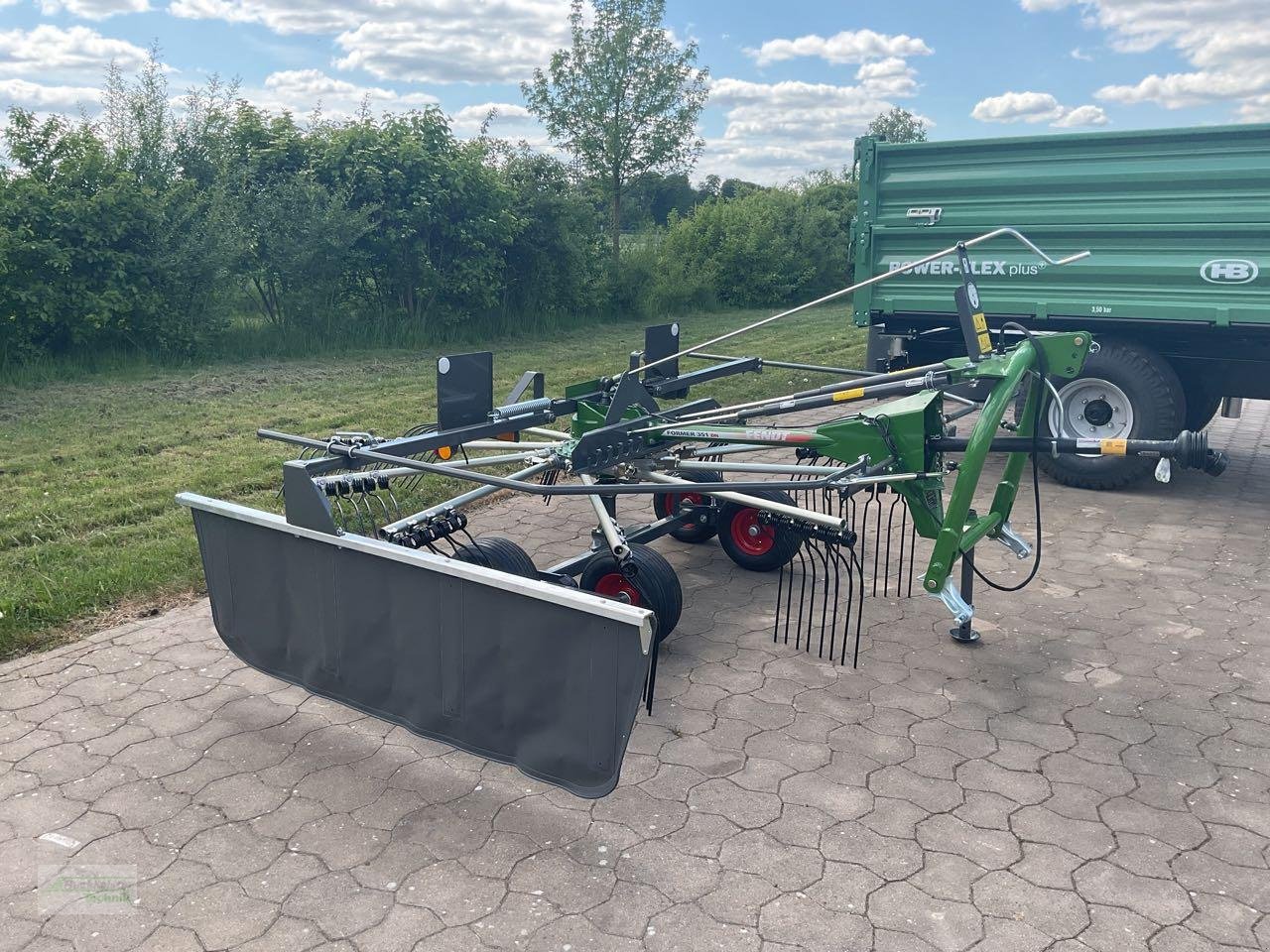 Schwader от тип Fendt Former 351 DN, Neumaschine в Coppenbruegge (Снимка 3)