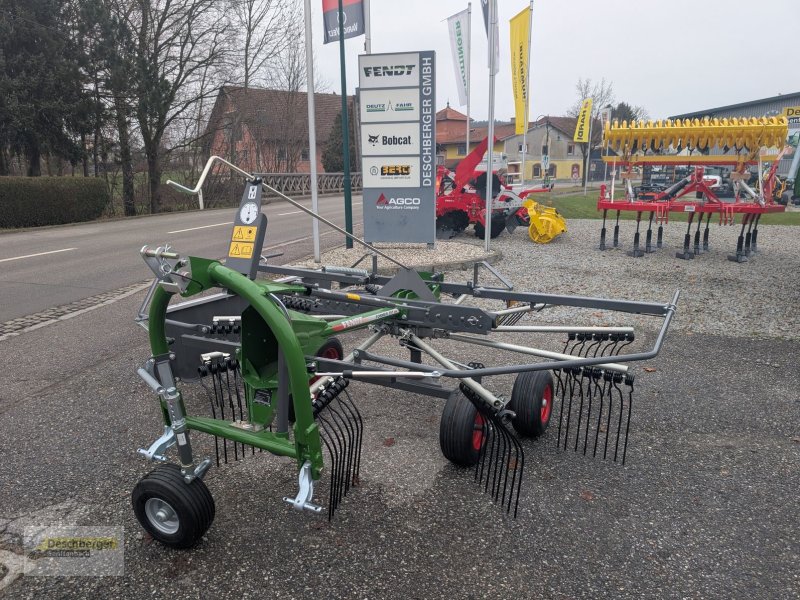 Schwader tip Fendt Former 351 DN, Neumaschine in Senftenbach