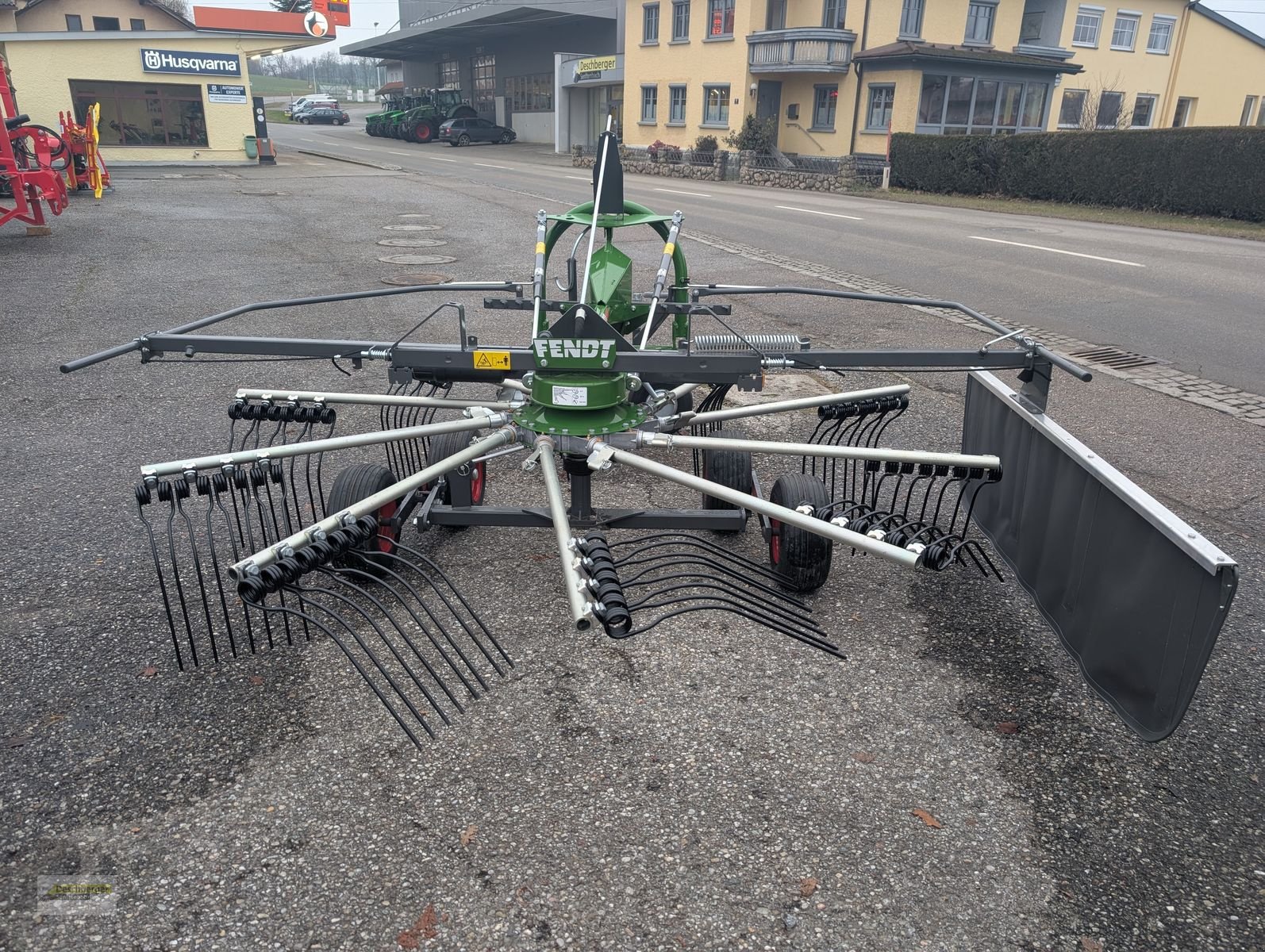 Schwader of the type Fendt Former 351 DN, Neumaschine in Senftenbach (Picture 5)