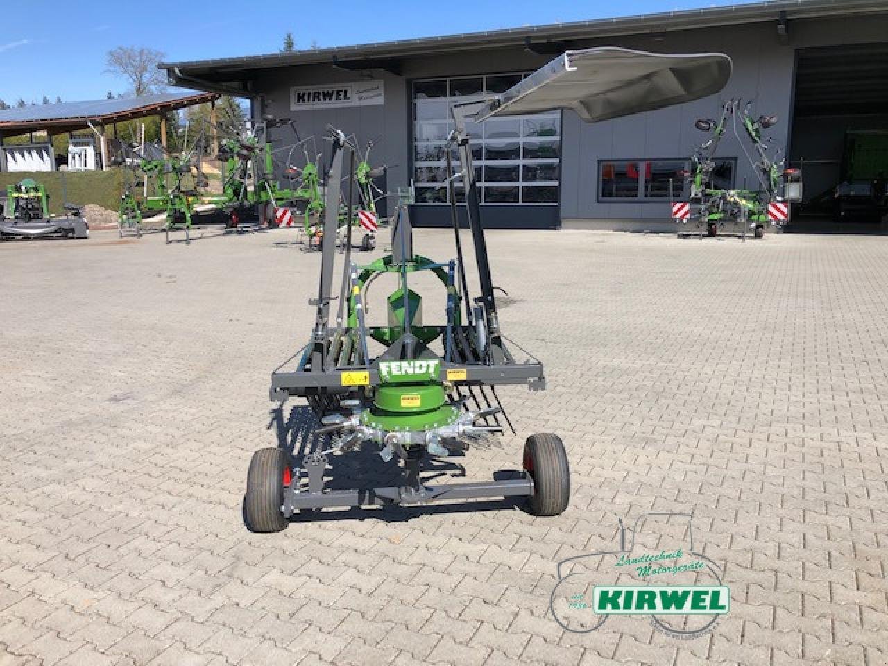 Schwader des Typs Fendt Former 351, Neumaschine in Blankenheim (Bild 3)