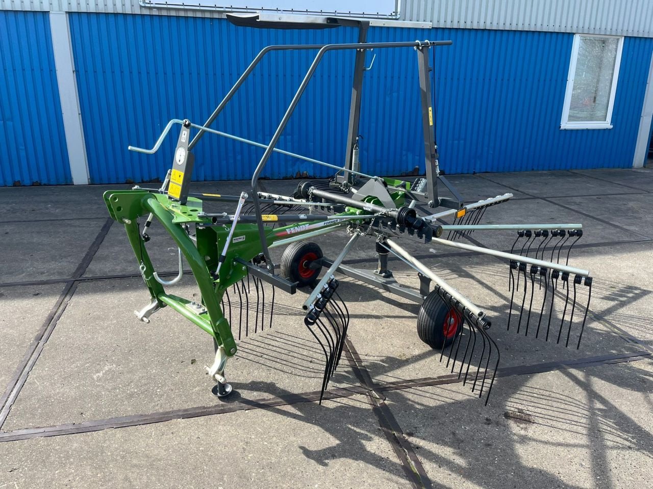 Schwader des Typs Fendt Former 391 DN, Neumaschine in Joure (Bild 2)