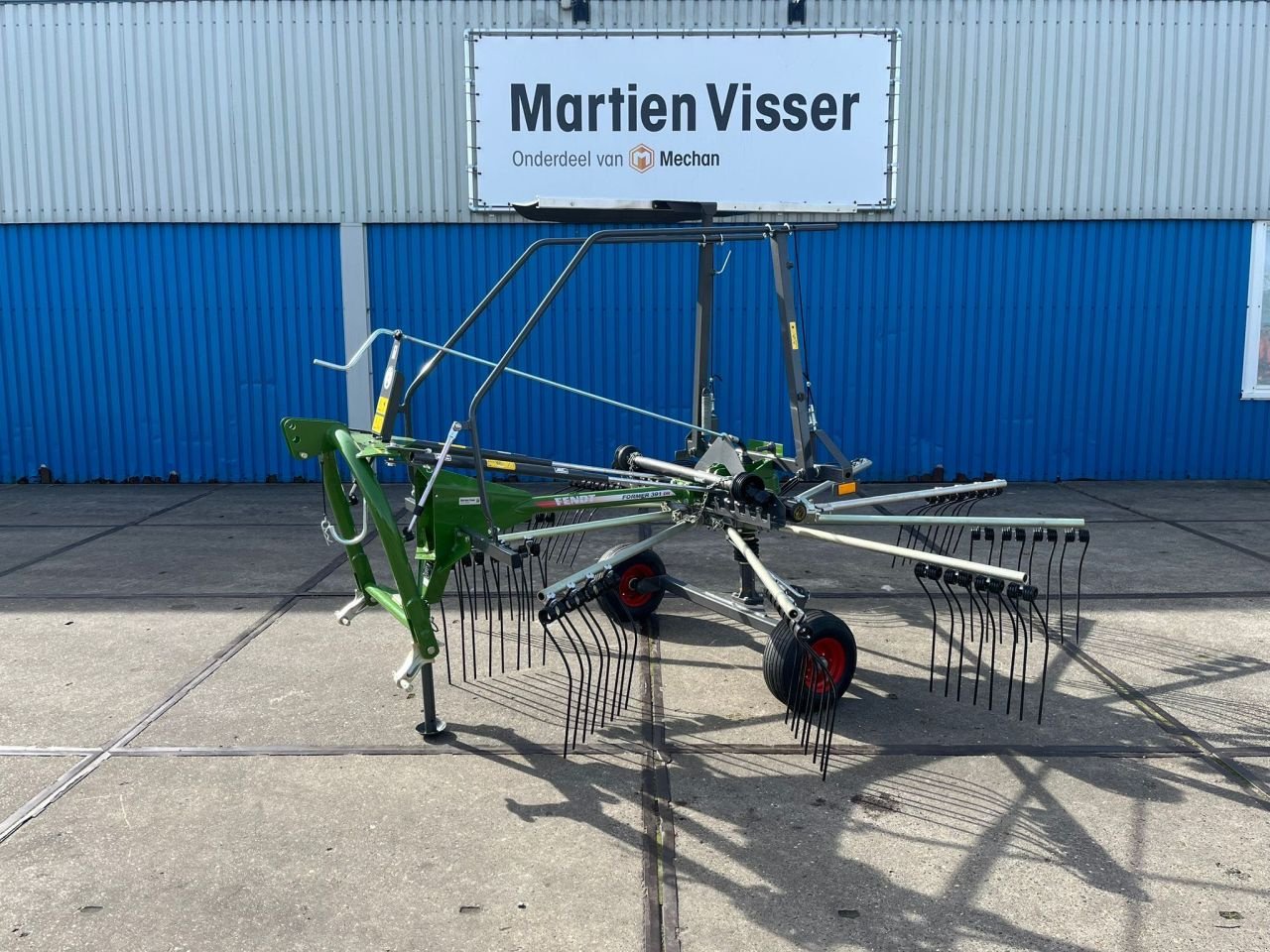 Schwader des Typs Fendt Former 391 DN, Neumaschine in Joure (Bild 1)