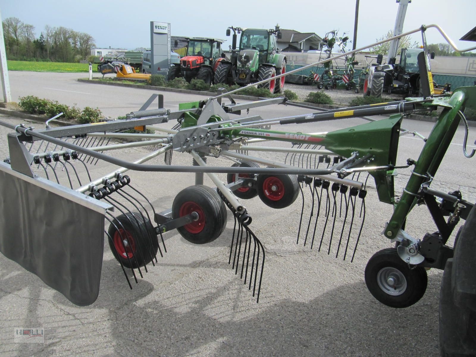 Schwader des Typs Fendt Former 391 DN, Neumaschine in Niederneukirchen (Bild 5)