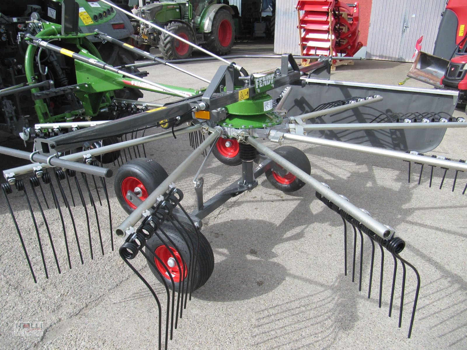 Schwader des Typs Fendt Former 391 DN, Neumaschine in Niederneukirchen (Bild 12)