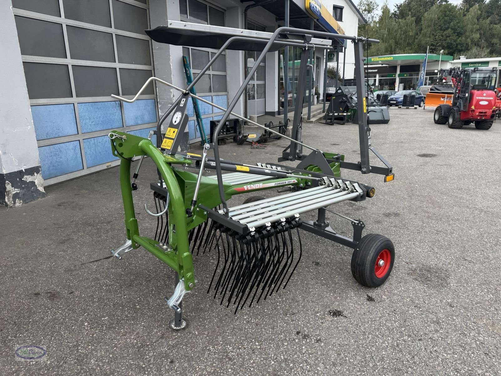 Schwader des Typs Fendt Former 391 DN, Neumaschine in Münzkirchen (Bild 2)