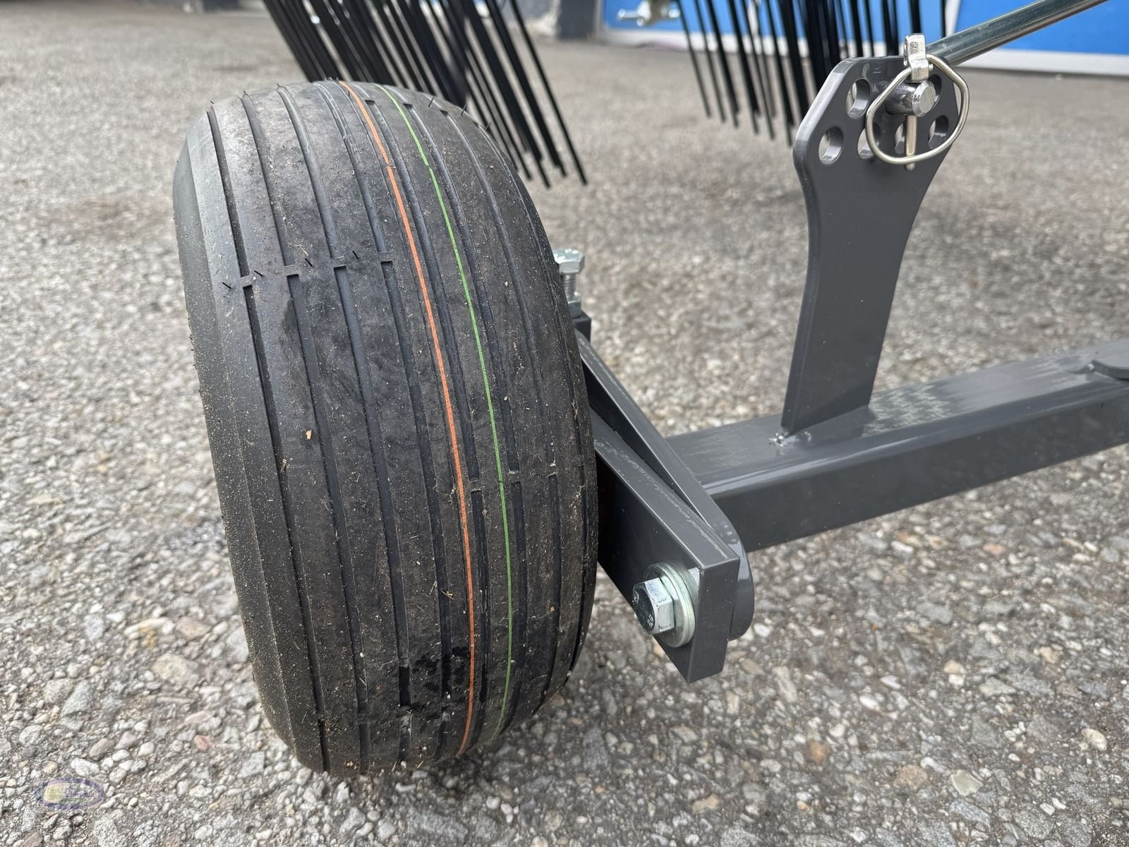 Schwader des Typs Fendt Former 391 DN, Neumaschine in Münzkirchen (Bild 9)