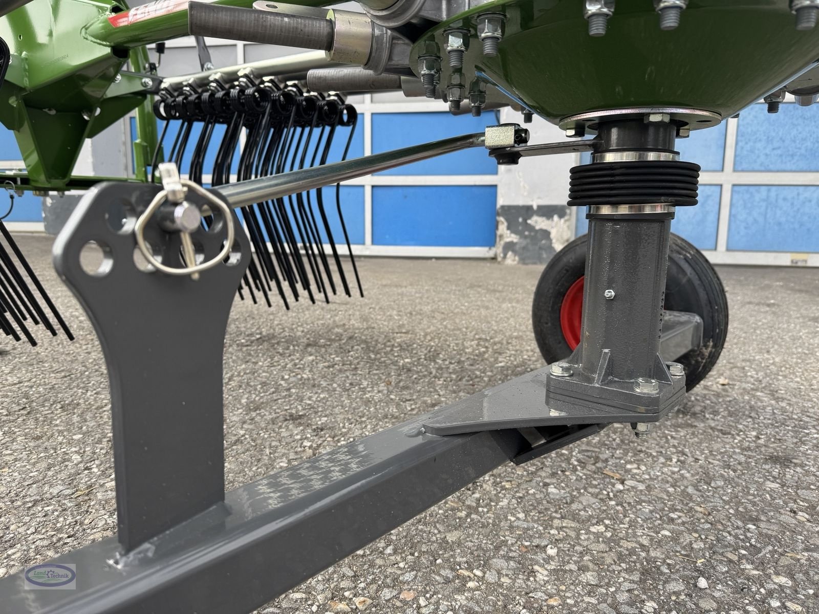 Schwader des Typs Fendt Former 391 DN, Neumaschine in Münzkirchen (Bild 8)