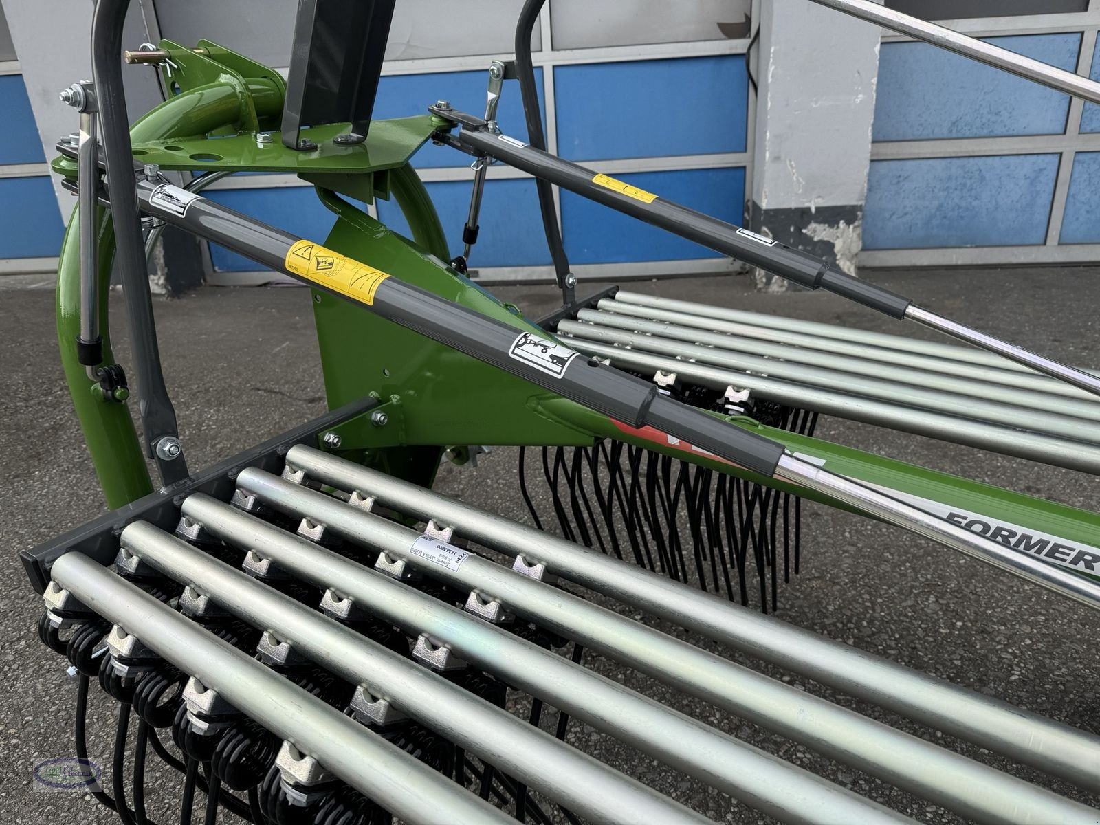 Schwader des Typs Fendt Former 391 DN, Neumaschine in Münzkirchen (Bild 10)